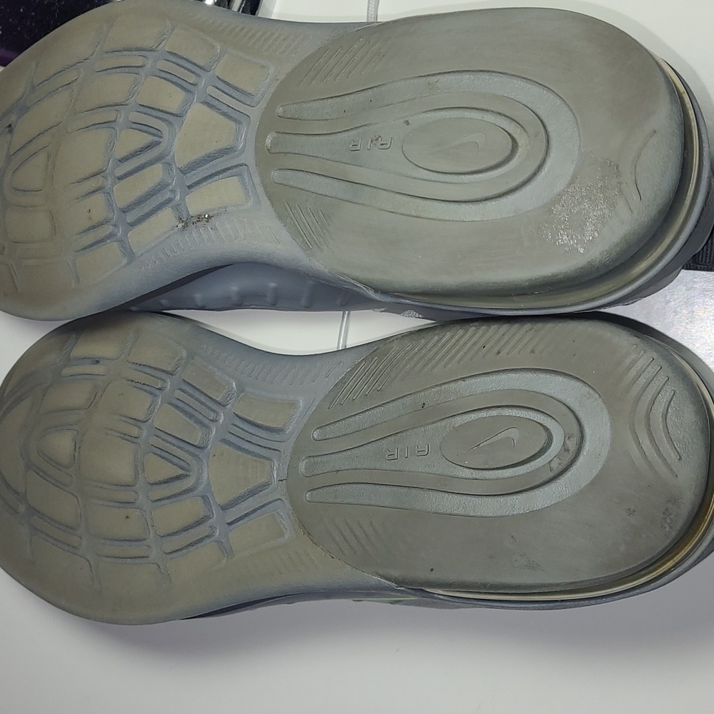 WOMEN'S' S  NIKE  LIGHT GREY RUNNING SNEAKERS  Size 8 PRE LOVED GOOD CONDITION . - Picture 6 of 9